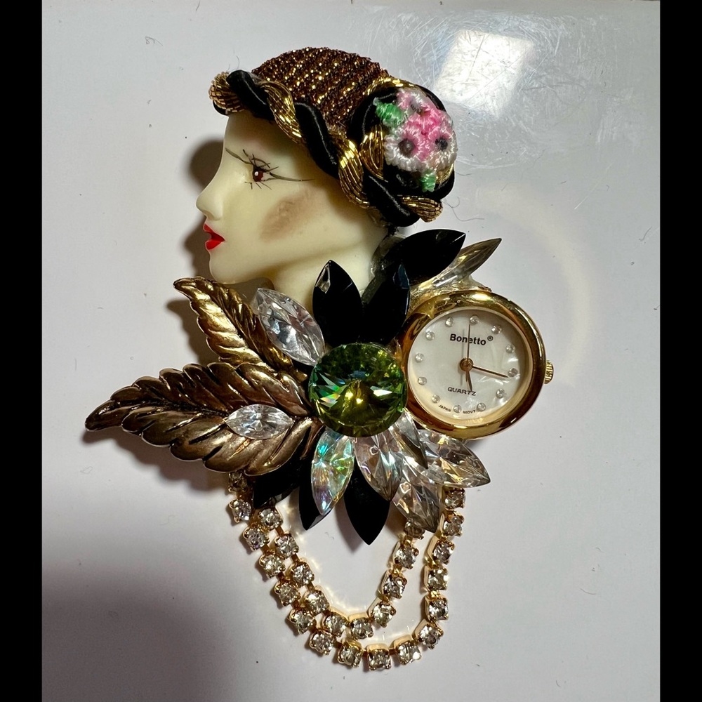 Brooch